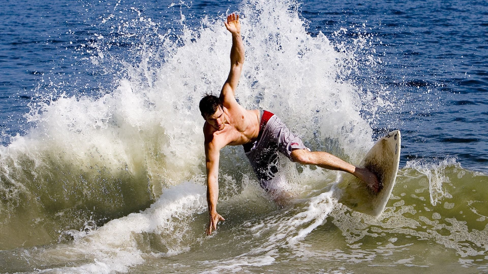 开云体育登录网站入口-【球迷热情】现场气氛火爆，粉丝如何助威，球迷助威视频